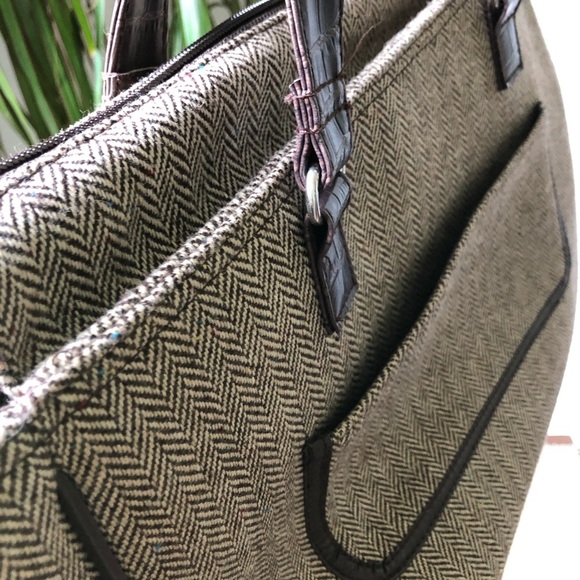 TRAVEL BAG Unisex Medium Size Utility Pocket Shoulder Bag - Picture 8 of 13